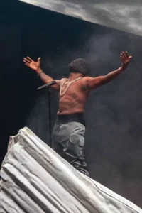 kanye-west-la-evolucion-de-un-visionario-en-la-musica-y-la-cultura